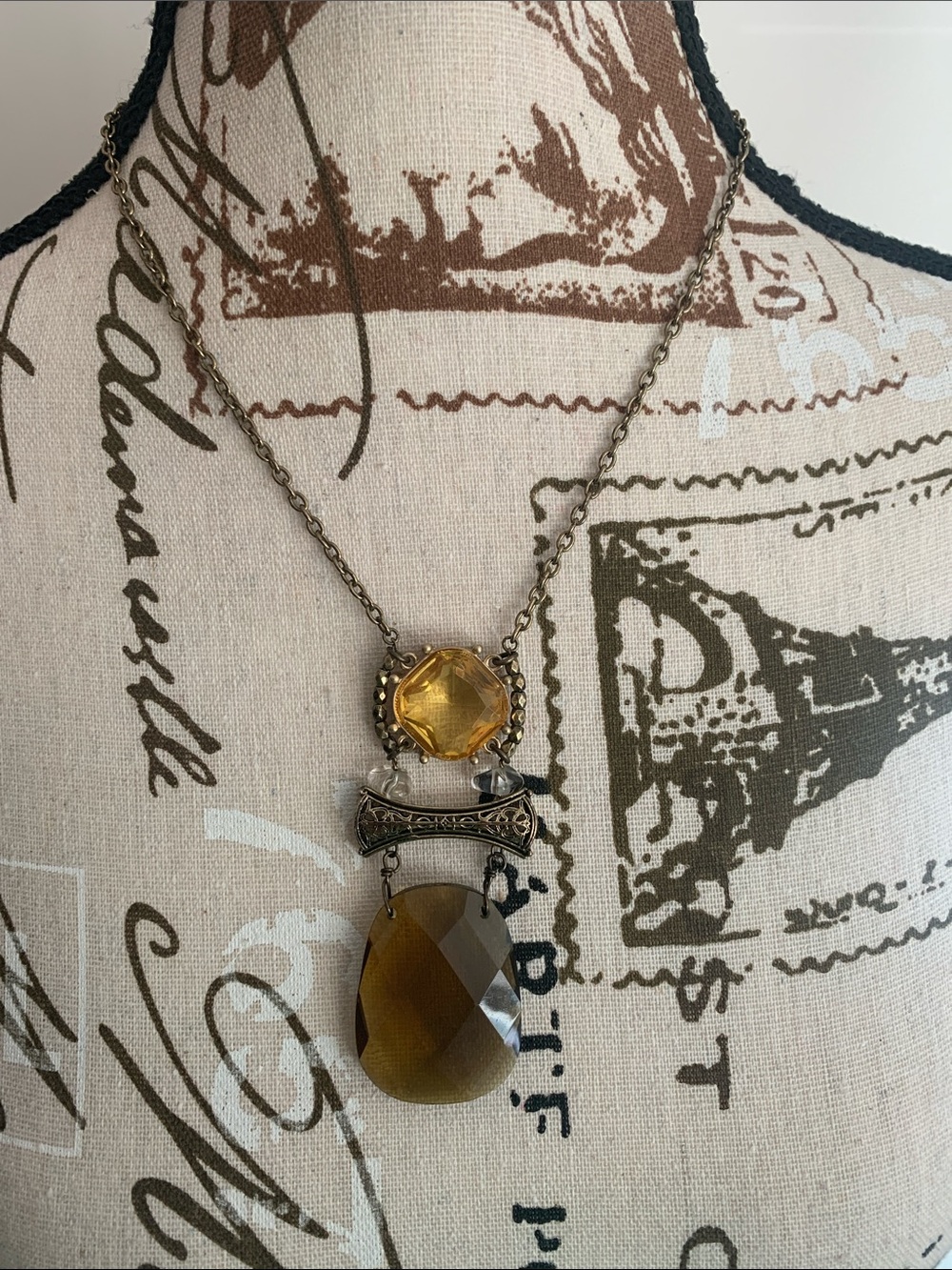 Y2K Bananas Republic Yellow Faceted Pendant Necklace